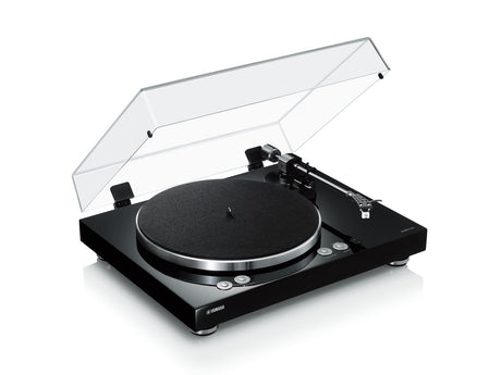 Yamaha MusicCast VINYL 500 turntable - atidarytas dangtis ir valdymo mygtukai iš arti