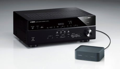 Yamaha WXAD-10DGY MusicCast adapter - MusicCast adapteris prijungtas prie AV imtuvo