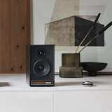 Ruark Audio Sabre-R, lentyninės garso kolonėlės