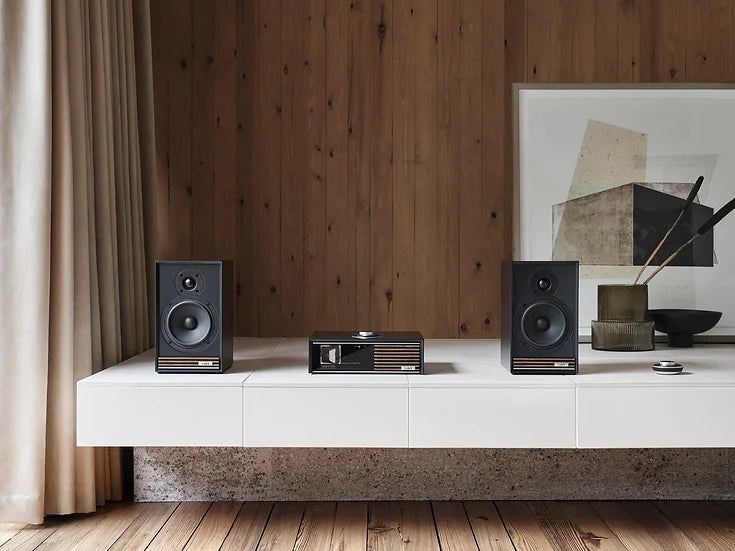 Ruark Audio Sabre-R, lentyninės garso kolonėlės
