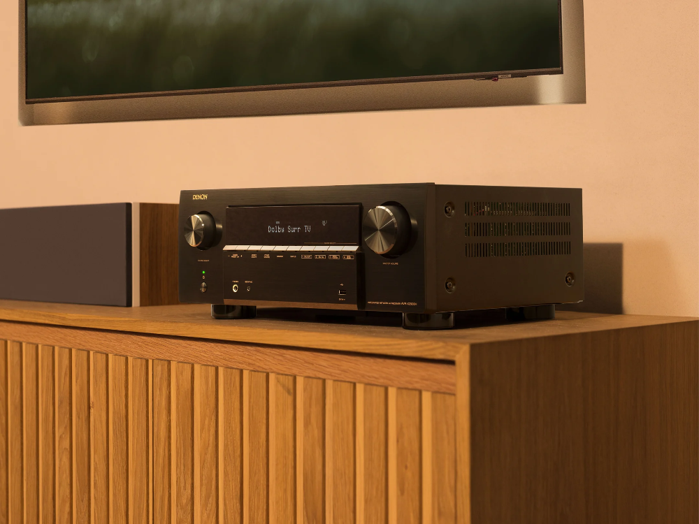Denon AVR-X2900H DAB, 7.2 kanalų namų kino stiprintuvas su Dolby Atmos, DTS:X, HEOS ir 8K HDMI - Priekinė panelė su ekranu, jungtimis