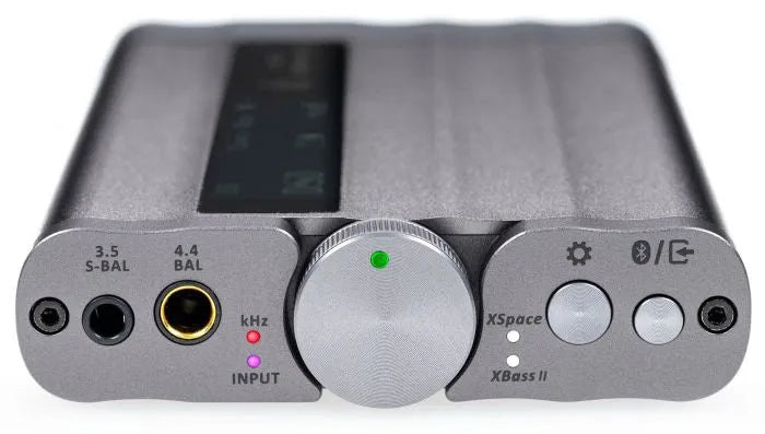 iFi Audio xDSD Gryphon, nešiojamas DAC stiprintuvas - Priekinė panelė su jungtimis ir mygtukais