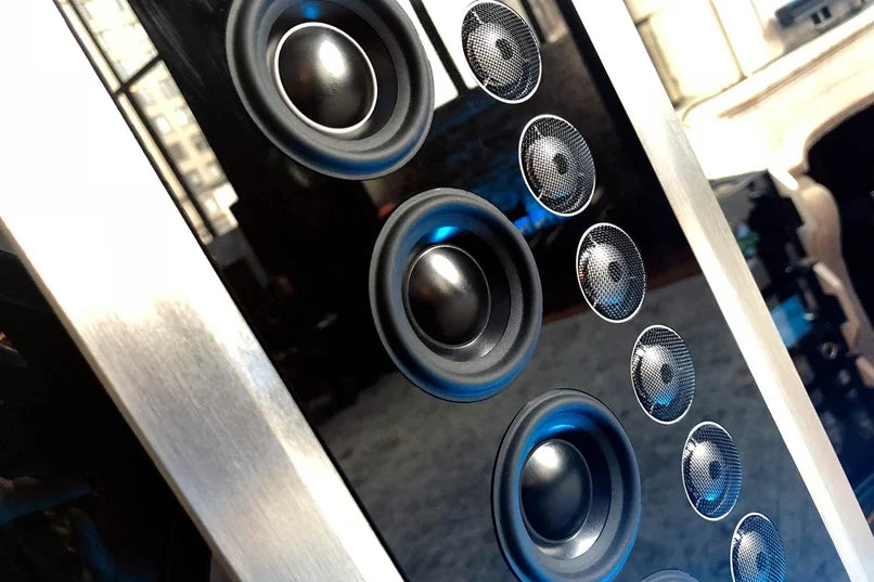 McIntosh XRT2.1K, grindinė garso kolonėlė su linijine garsiakalbių sistema