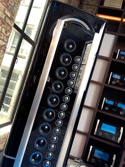 McIntosh XRT2.1K, grindinė garso kolonėlė su linijine garsiakalbių sistema