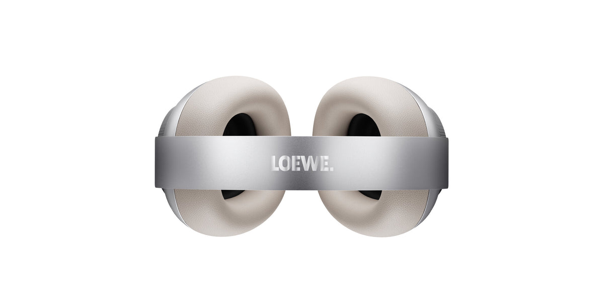 Loewe Leo, belaidės Over-Ear tipo ausinės su ANC - Sidabrinė juosta su logotipu, minkštos odinės apdailos ausinės