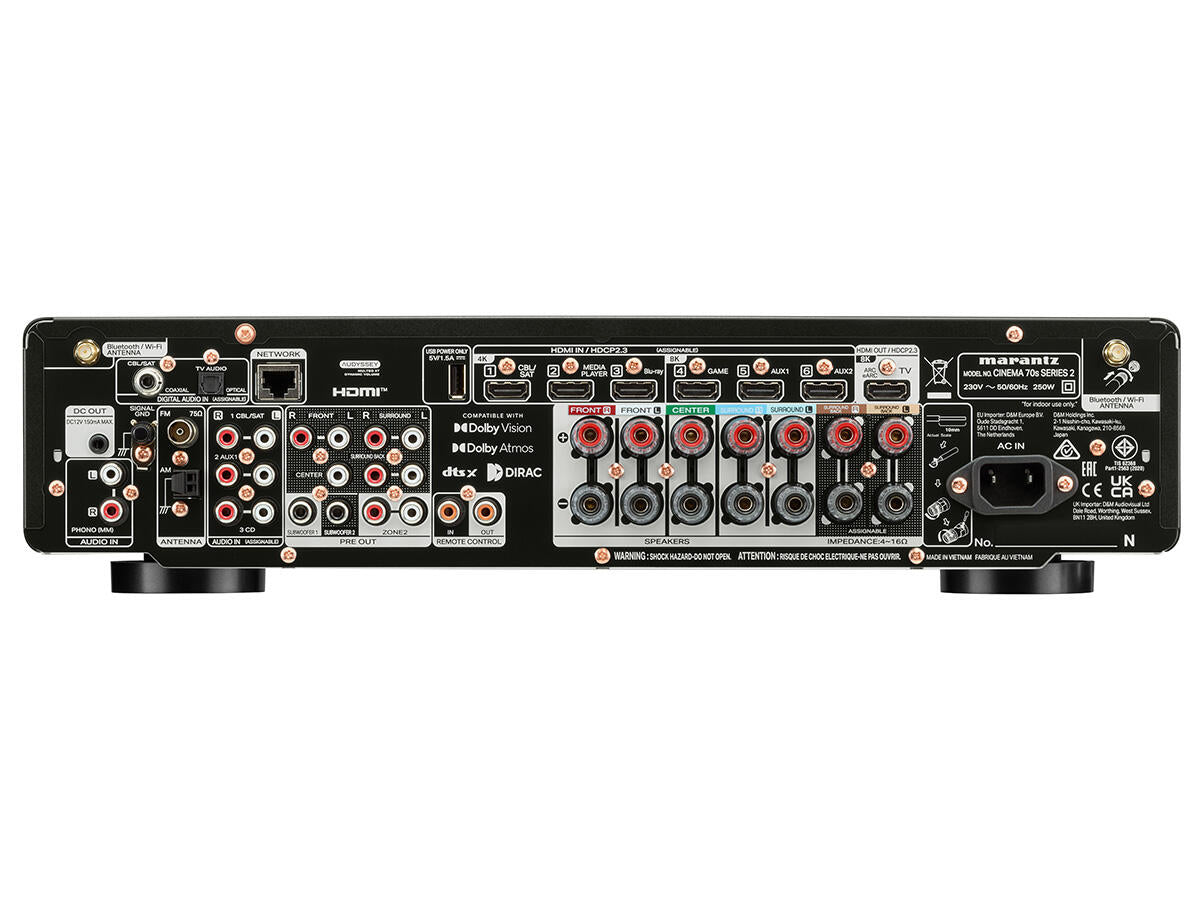Marantz CINEMA 70s S2 (SERIES 2), 7.2 kanalų namų kino stiprintuvas - Gausybė jungčių, logotipai, gamintojo informacija