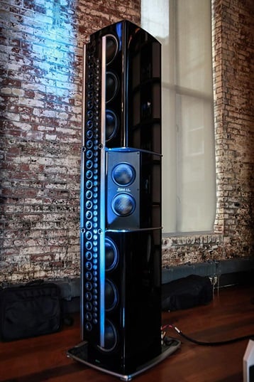 McIntosh XRT2.1K, grindinė garso kolonėlė su linijine garsiakalbių sistema