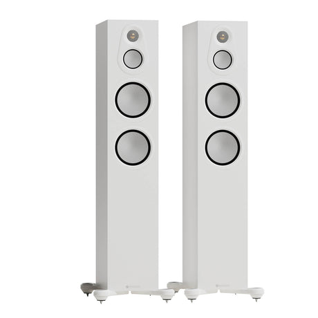 Monitor Audio Silver 300 8G, grindinės garso kolonėlės - Baltos kolonėlės su sidabriniais garsiakalbiais ir logotipu