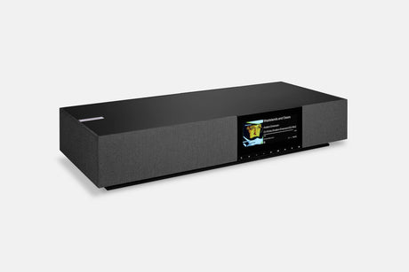 Cambridge Audio EVO One, Viskas viename išmani belaidė kolonėlė su HDMI eARC - Juodas garsiakalbis su ekranu ir muzika