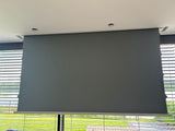 SCREENLINE 108″ (240 × 135 cm), motorizuotas į lubas įleidžiamas projekcinis ekranas su pilna automatika