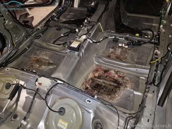Subaru Legacy garso vibro izoliacijos įrengimas