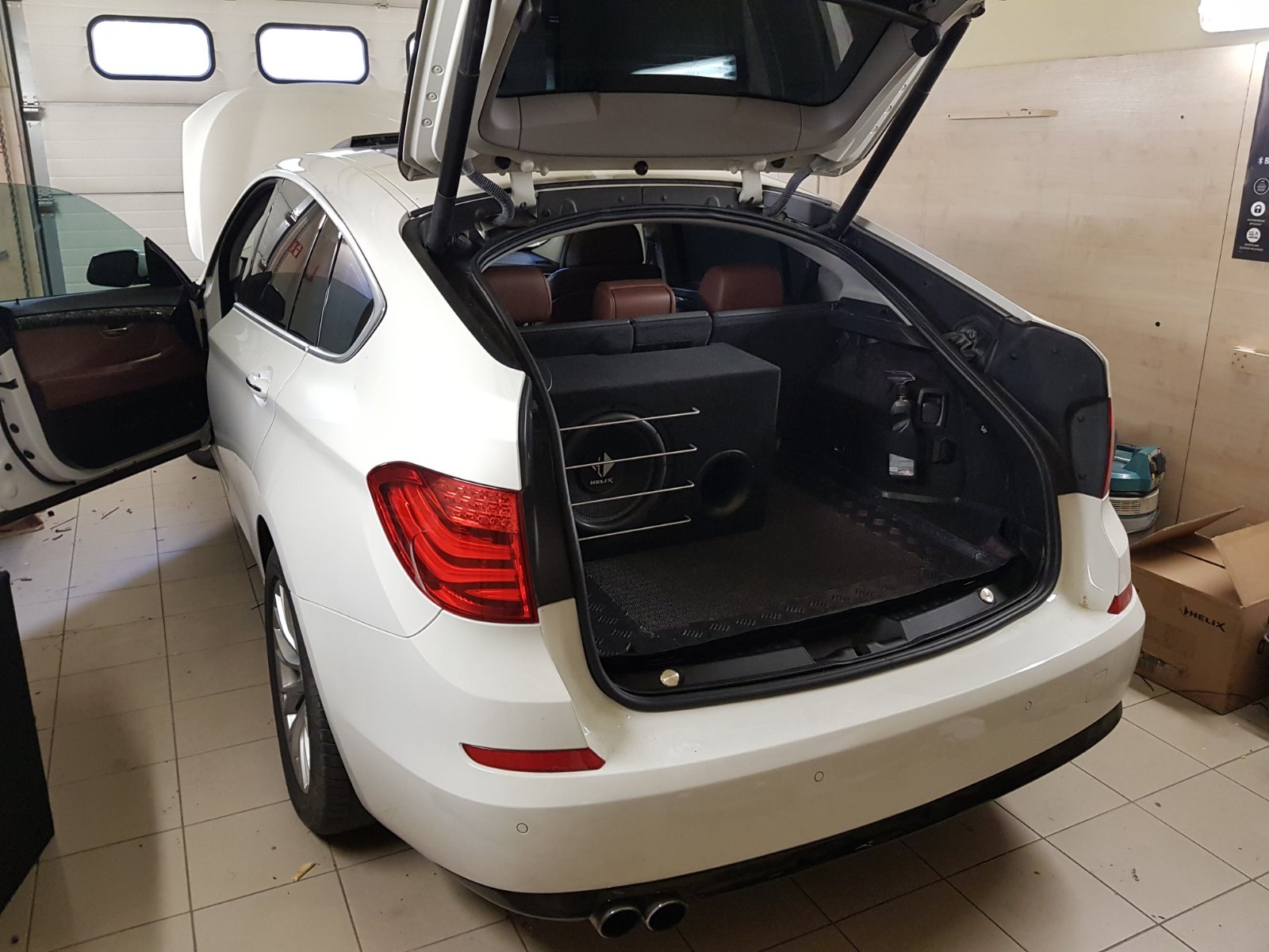 BMW GT audio installation