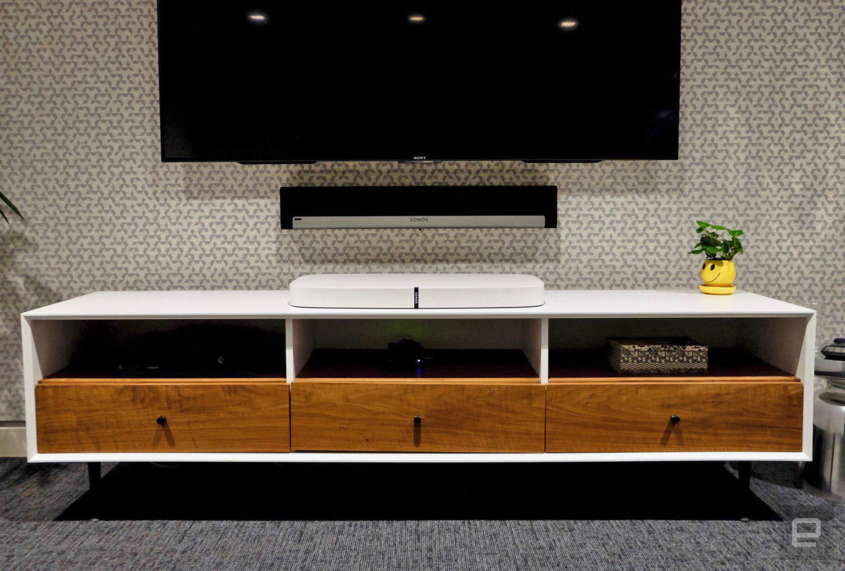 Kompaktiška garso sistema Sonos PLAYBASE su Wi-Fi Namu kinas Sonos AUTOGARSAS.LT