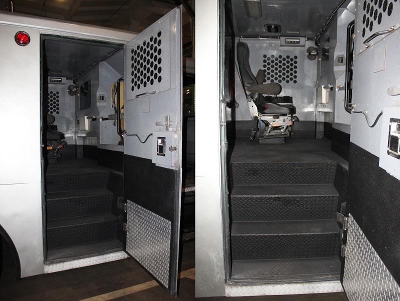 Armored car 