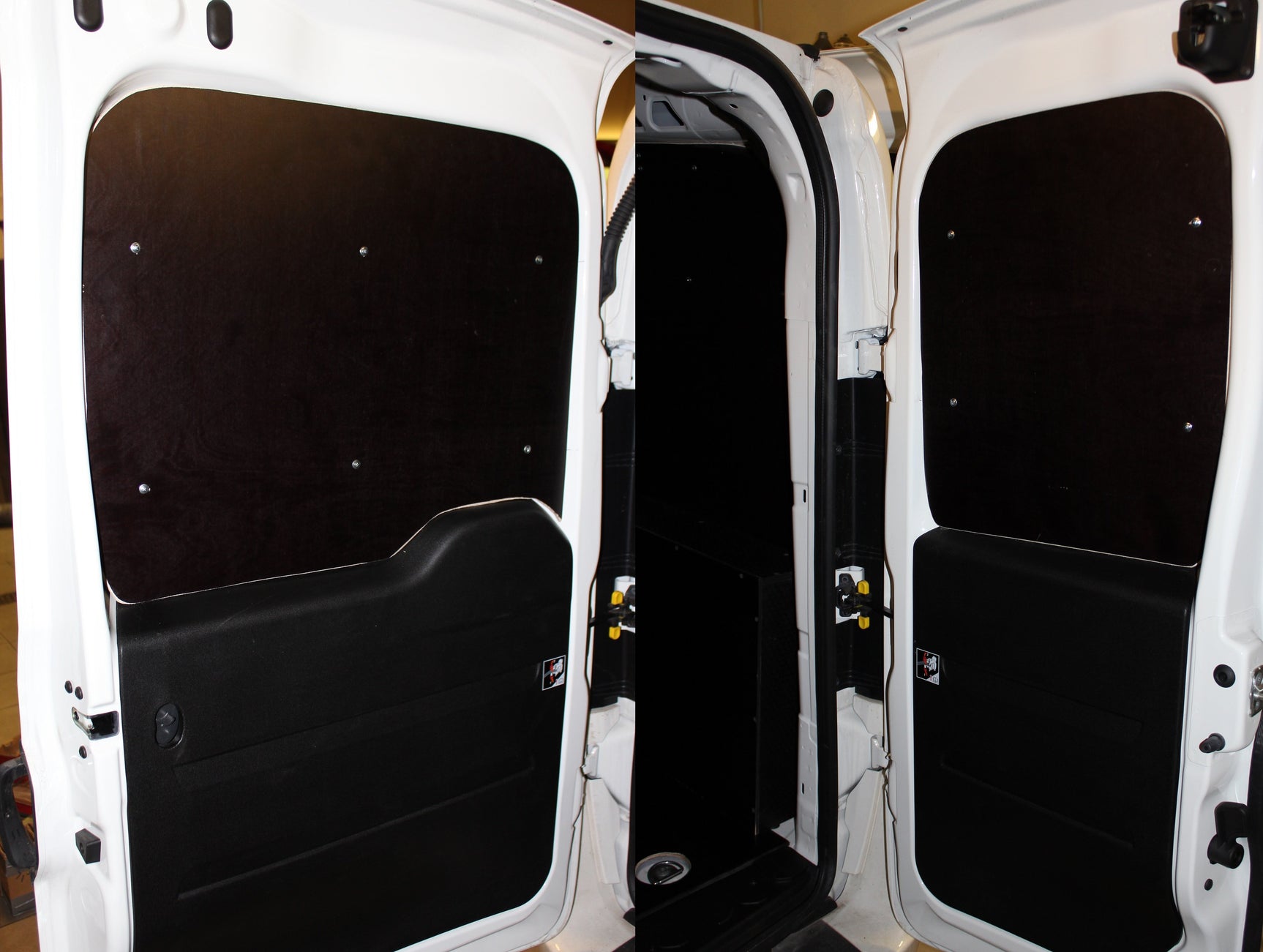 Fiat Diablo cargo area lining with wood 