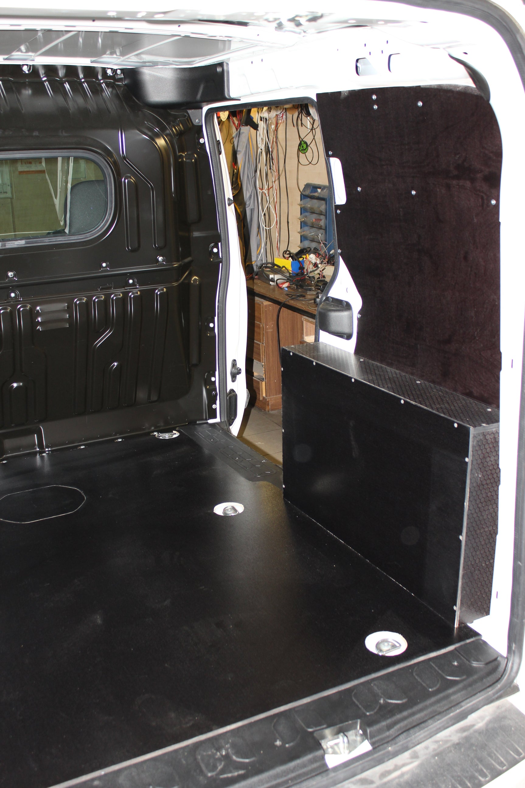 Fiat Diablo cargo area lining with wood 