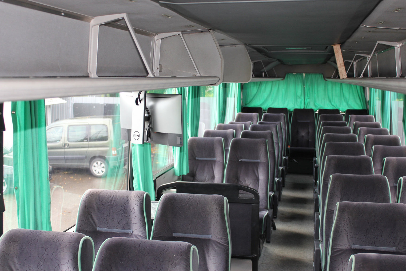 Installation of monitors, IP TV, Wifi, HD player on the bus 