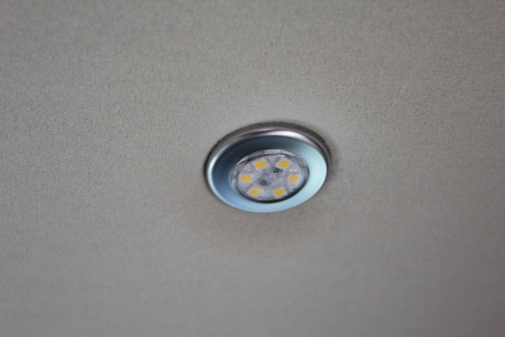 Kemperių įranga Led apšvietimas sumontuota Autogarso servise