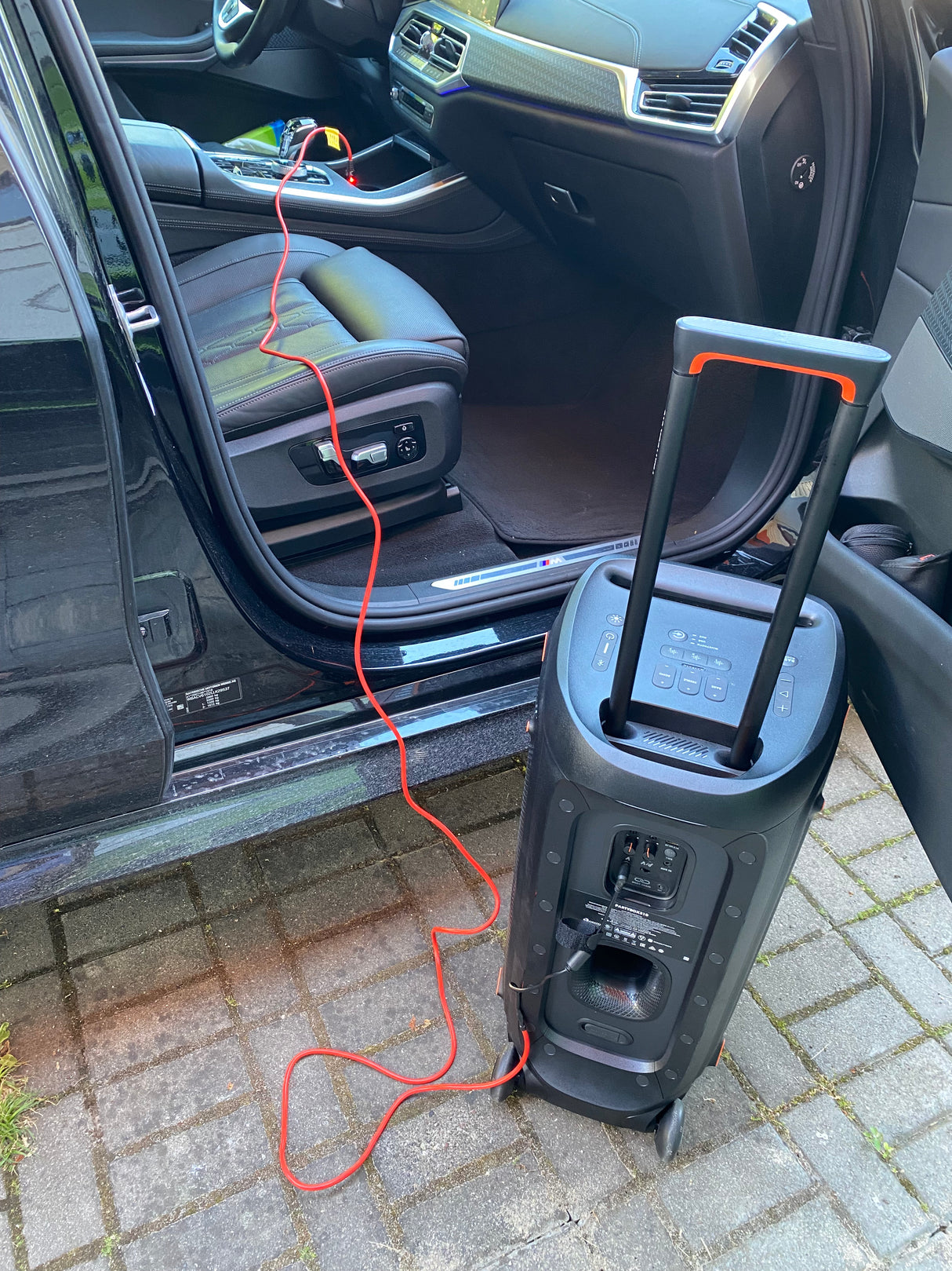 JBL Partybox kabelis automobiliui