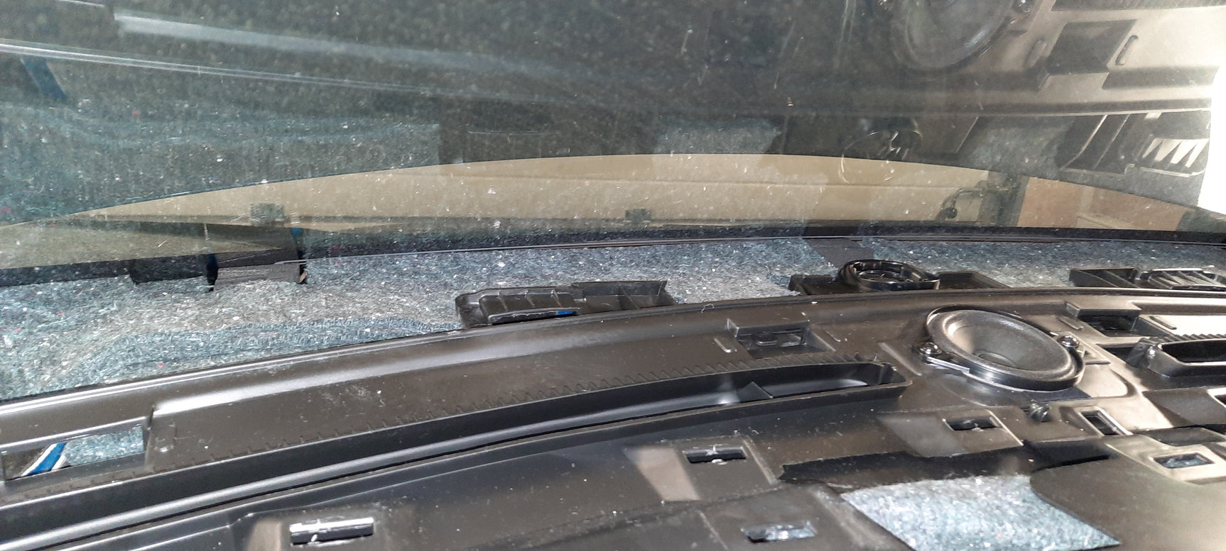 Tesla Model X Pilna garso izoliacija