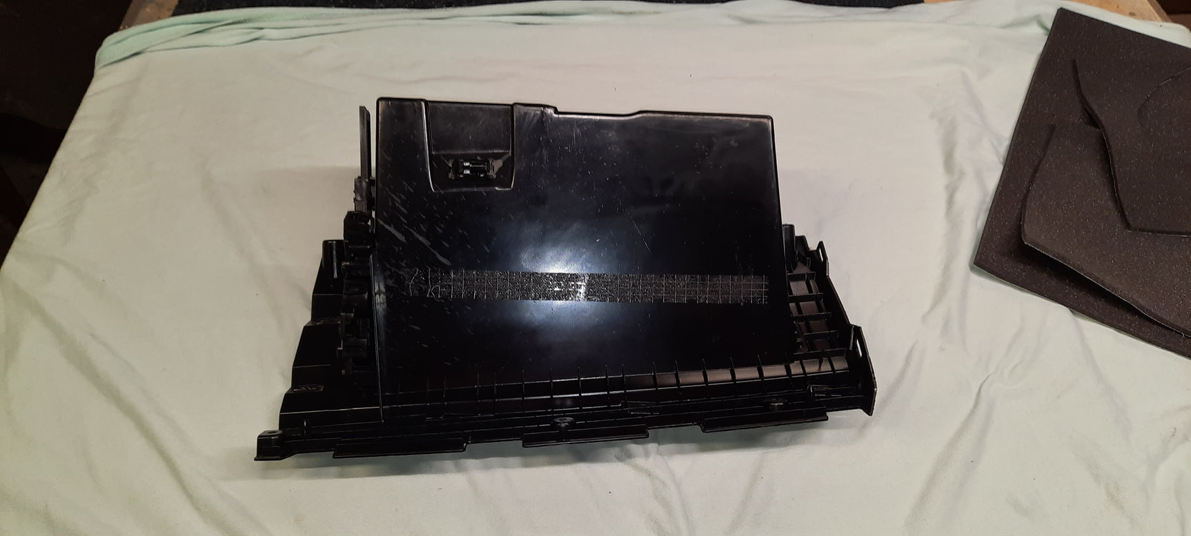 Tesla Model X Pilna garso izoliacija