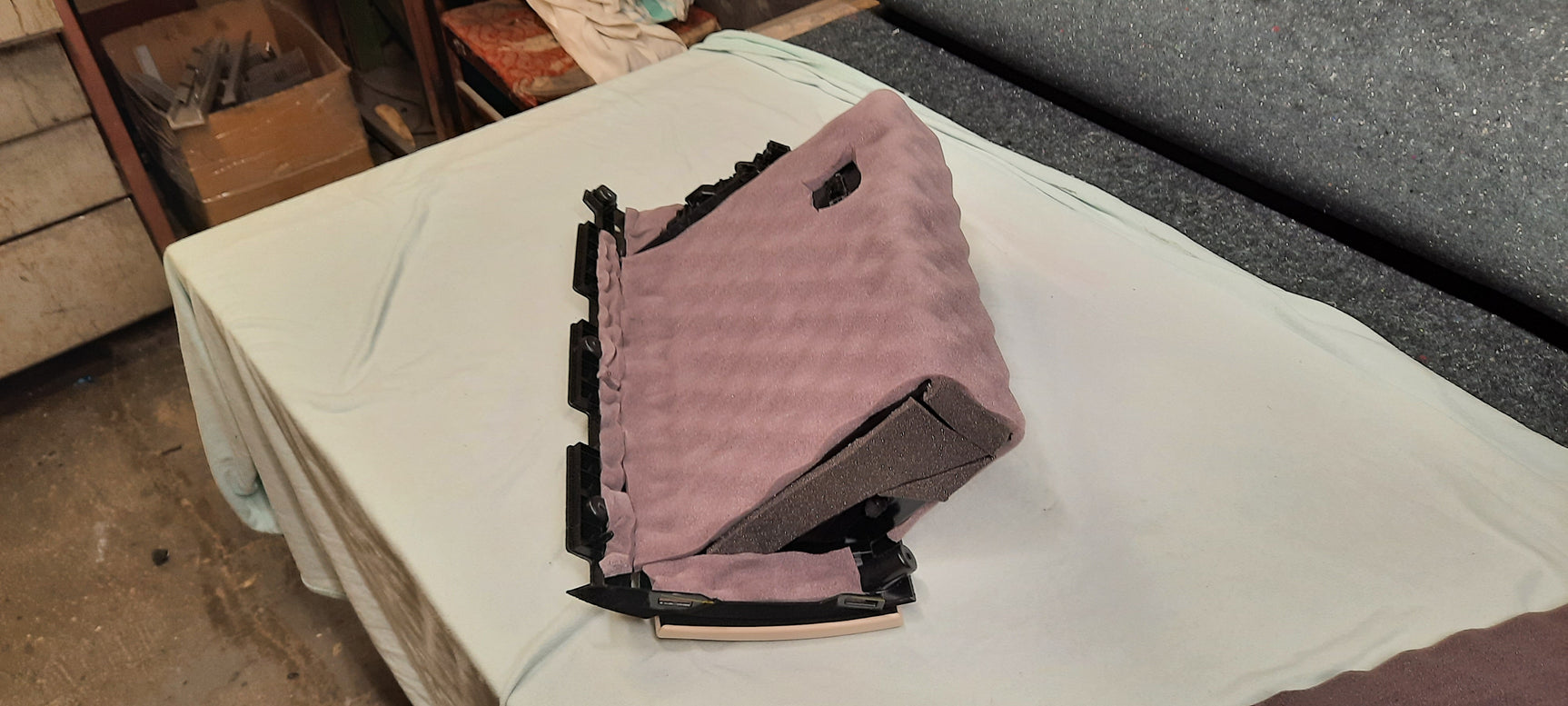 Tesla Model X Pilna garso izoliacija