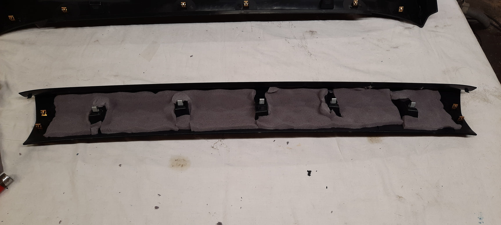 Tesla Model X Pilna garso izoliacija