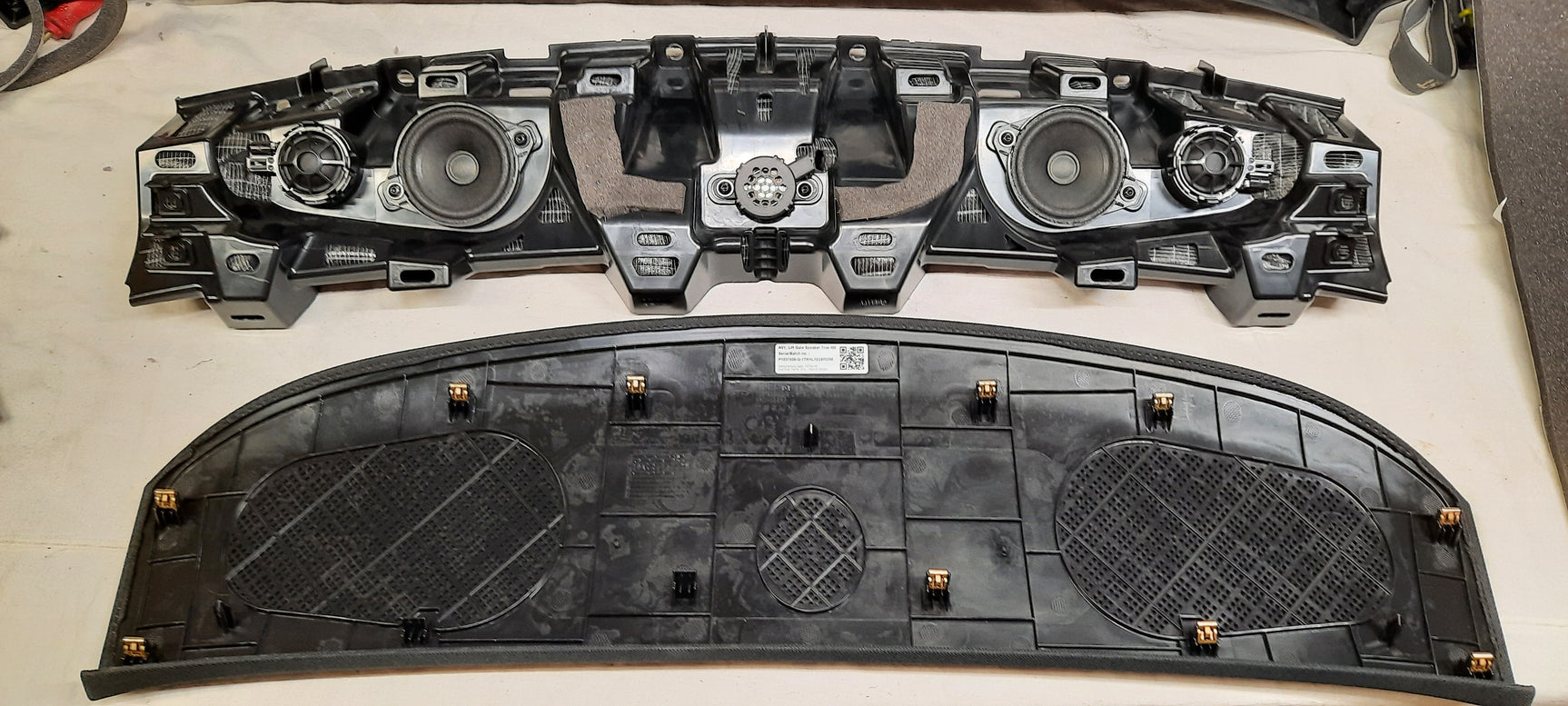 Tesla Model X Pilna garso izoliacija