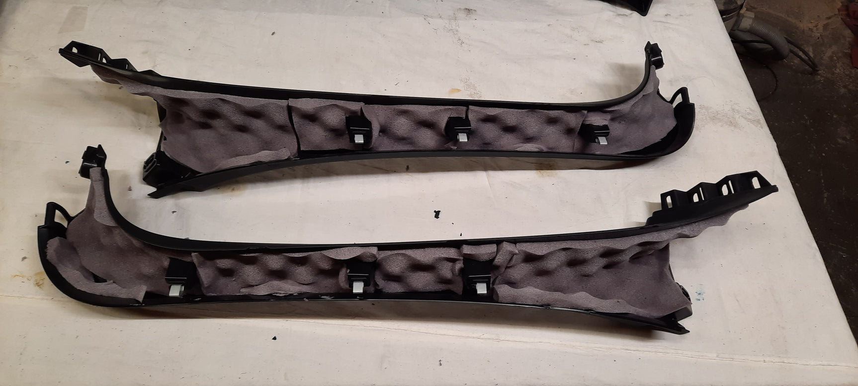 Tesla Model X Pilna garso izoliacija