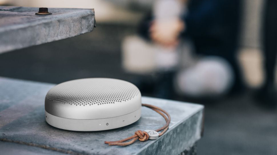 Nešiojama garso kolonėlė B&O BeoPlay A1 su Bluetooth atspari vandeniui Kolonėlės Bang & Olufsen AUTOGARSAS.LT